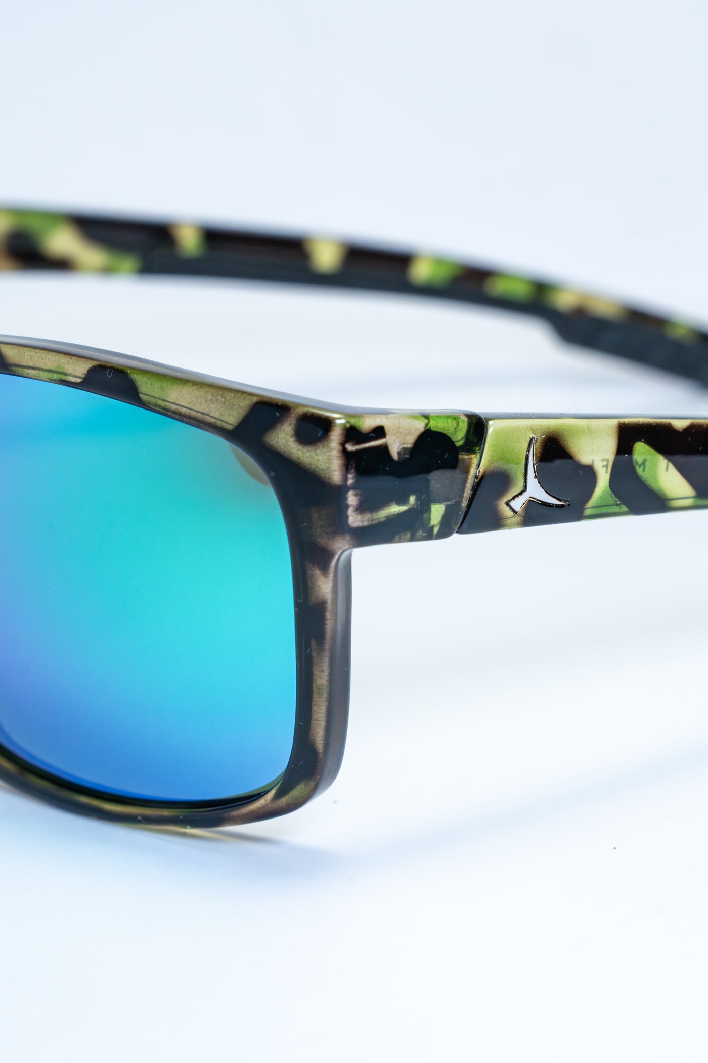 THE RIFT (camo/aqua surge)